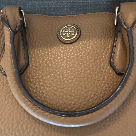 Tory Burch Handbags - Tory Burch Cognac Robinson Pebbled Handbag